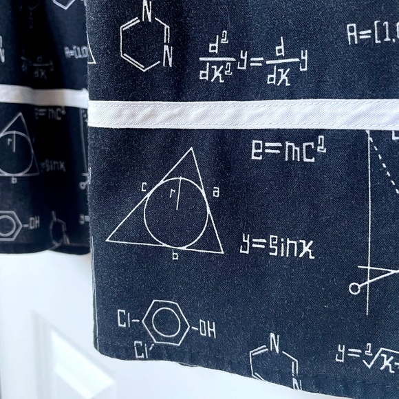 Retrolicious Equation Dress with Pockets | Women's Size XL - Picture 5 of 9